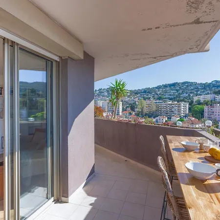 Guestready - Sleek And Stylish In Apartmán Le Cannet